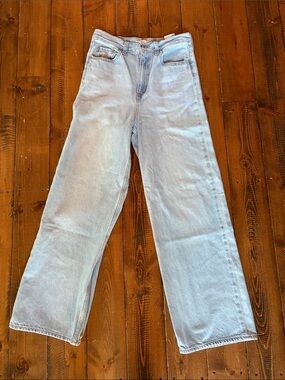 Levi’s 28 loose straight women’s jeans light wash